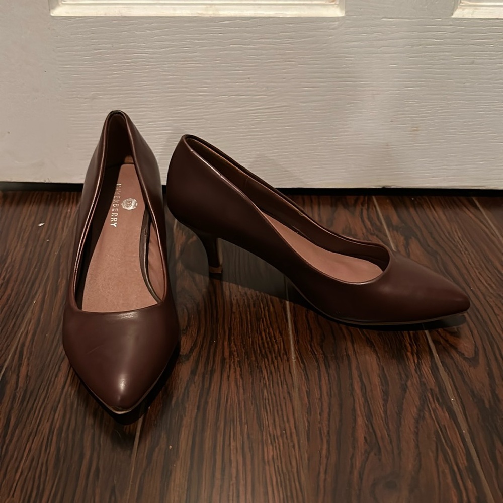 Riverberry Women’s Katy Pointed Toe Kitten Pump Heels (Size: 6)